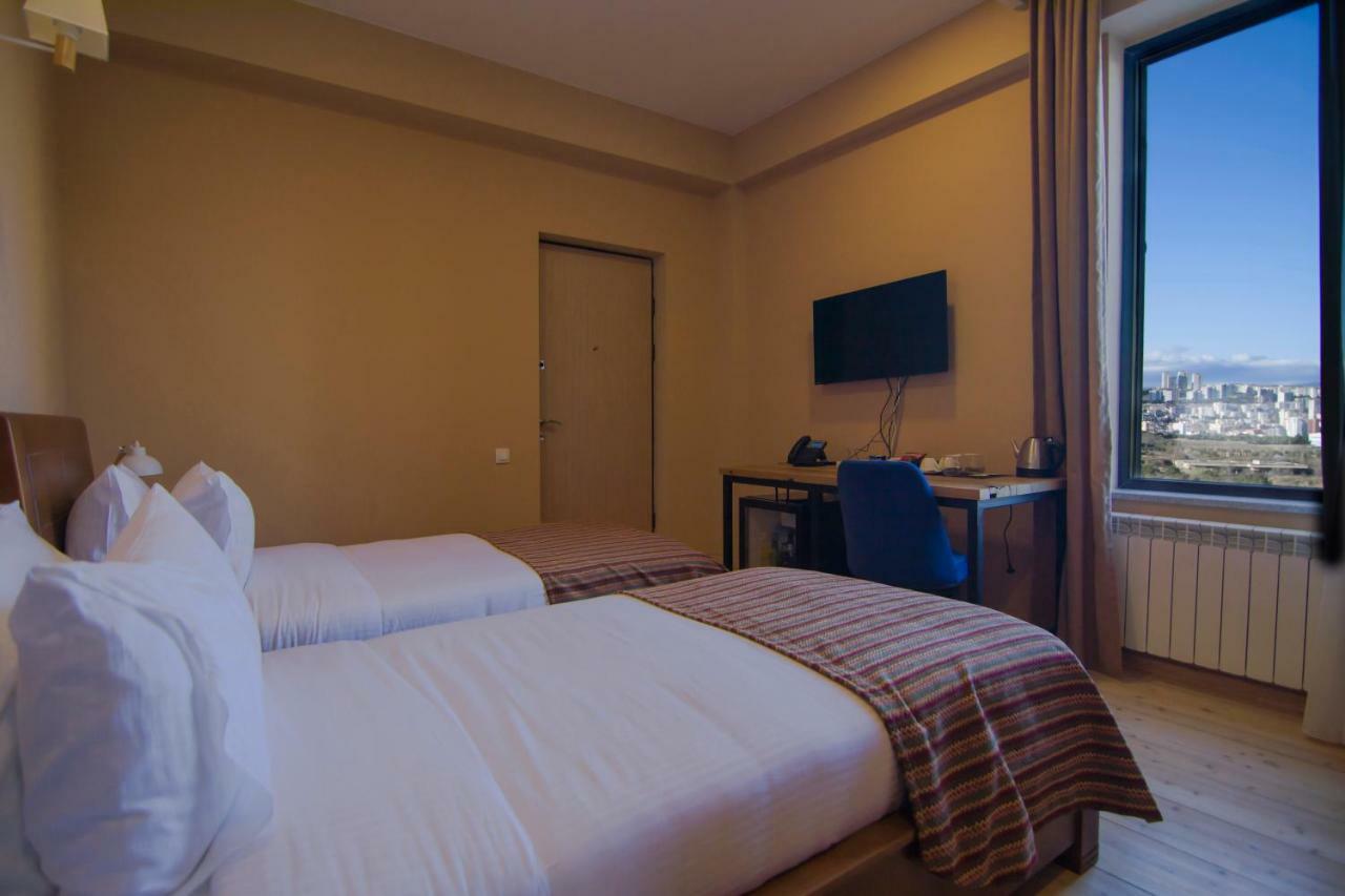 Boutique Hotel "Biotel" Tsqnet'i Екстер'єр фото